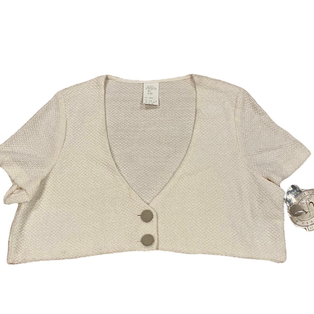 Vintage cropped knit button down sweater♡₊˚ 🦢・₊✧
(186)